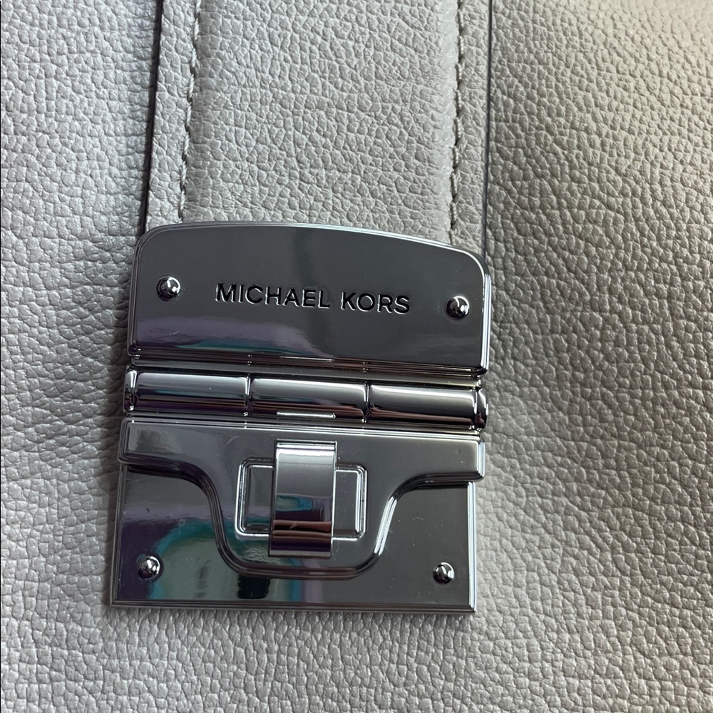 Michael Kors ‘Addie’ Large Leather Shoulder Bag - Picture 9 of 16